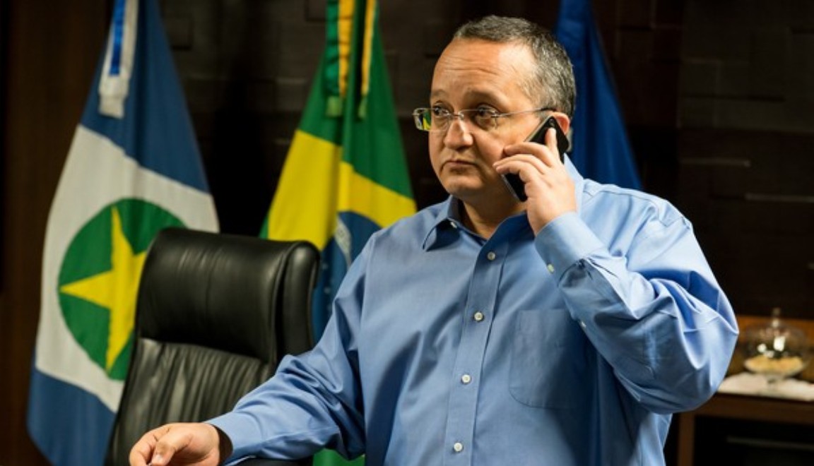 Conselho da Ordem aprova e ex-governador Pedro Taques obtém carteira de advogado