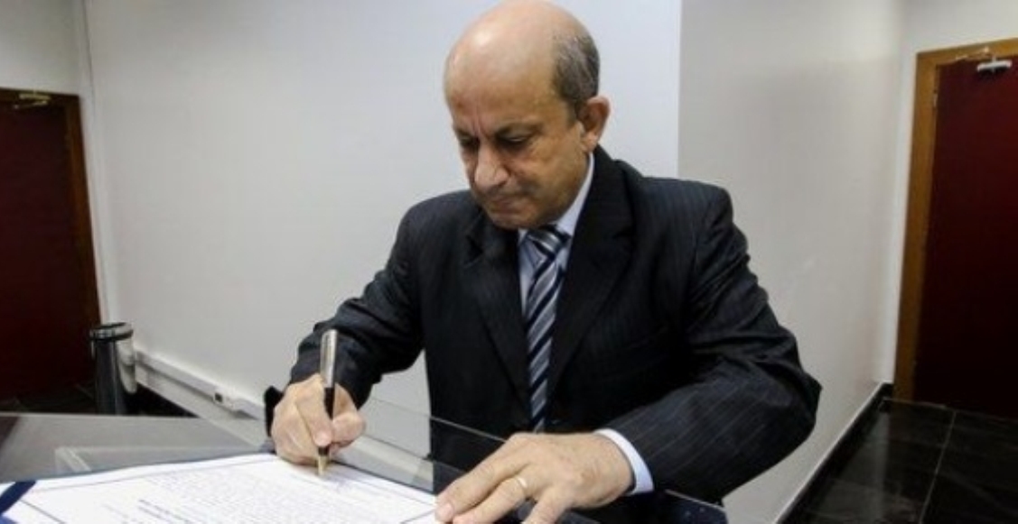 Aluno quer multa de R$ 1,1 milhão de universidade que não entregou documentos escolares