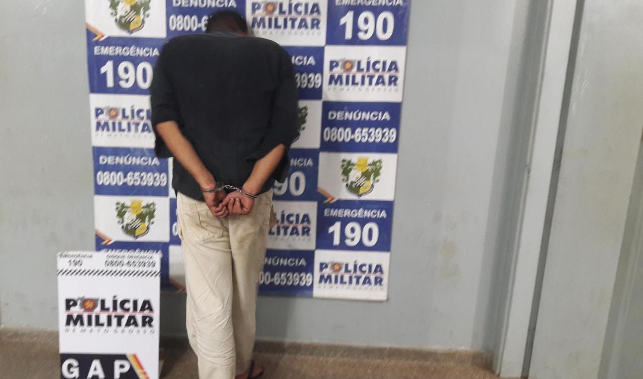 Homem é preso com televisão que tinha acabado de furtar