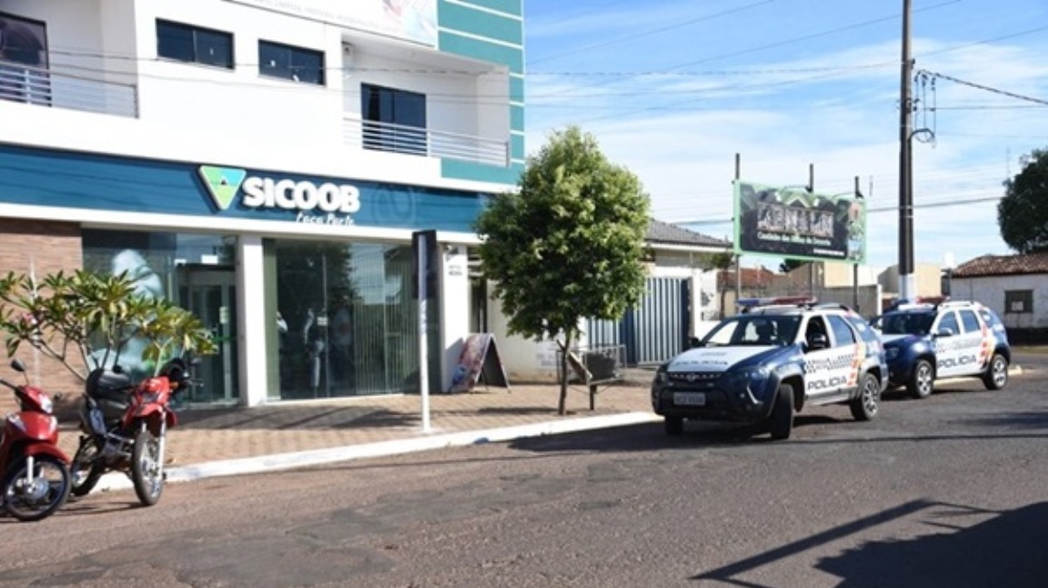 Ladrões invadem agência do Sicoob e roubam mais de R$ 20 mil em Rondonópolis