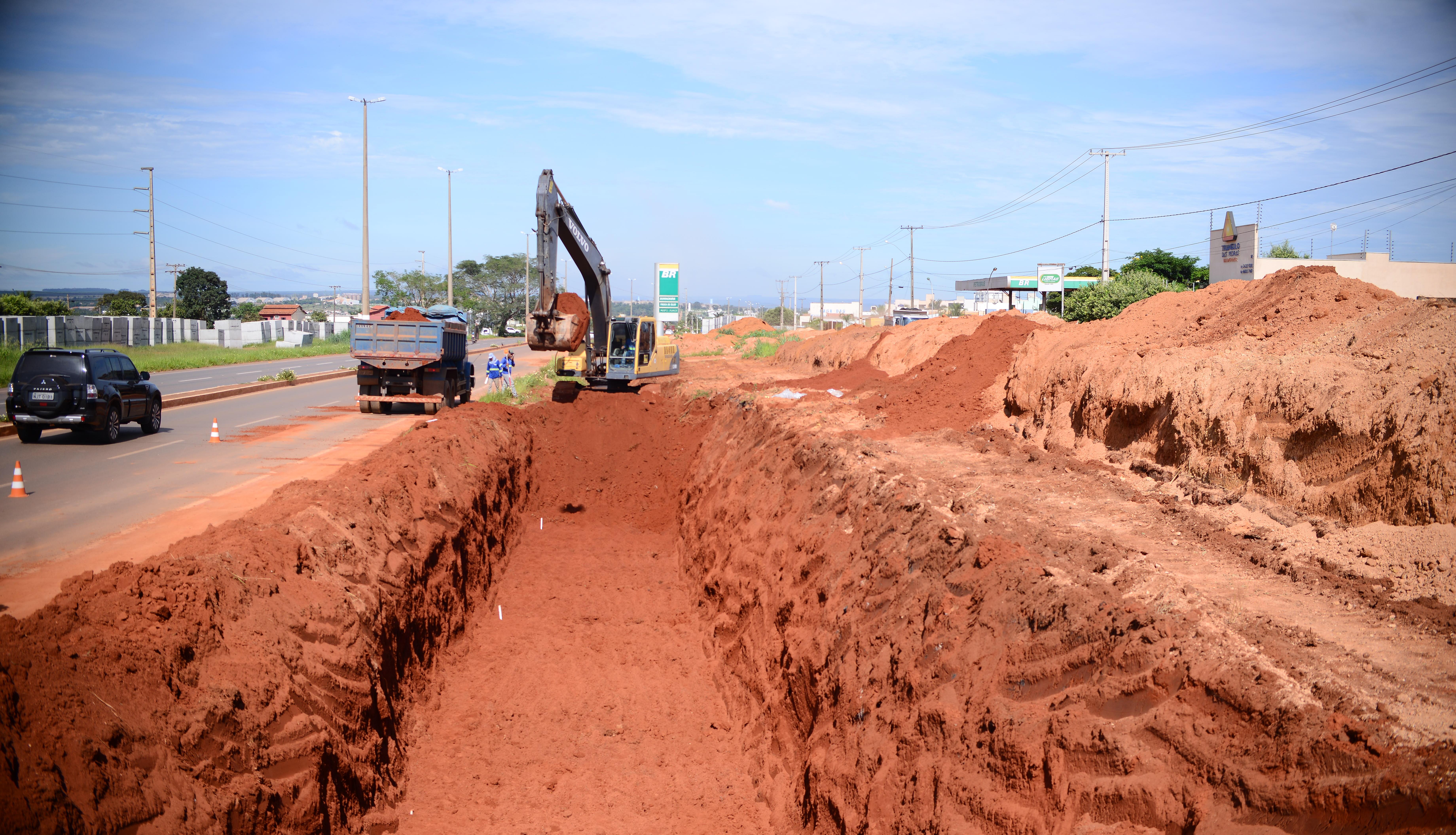 Obras de drenagem na avenida dos Estudantes recomeçam com projeto reestruturado
