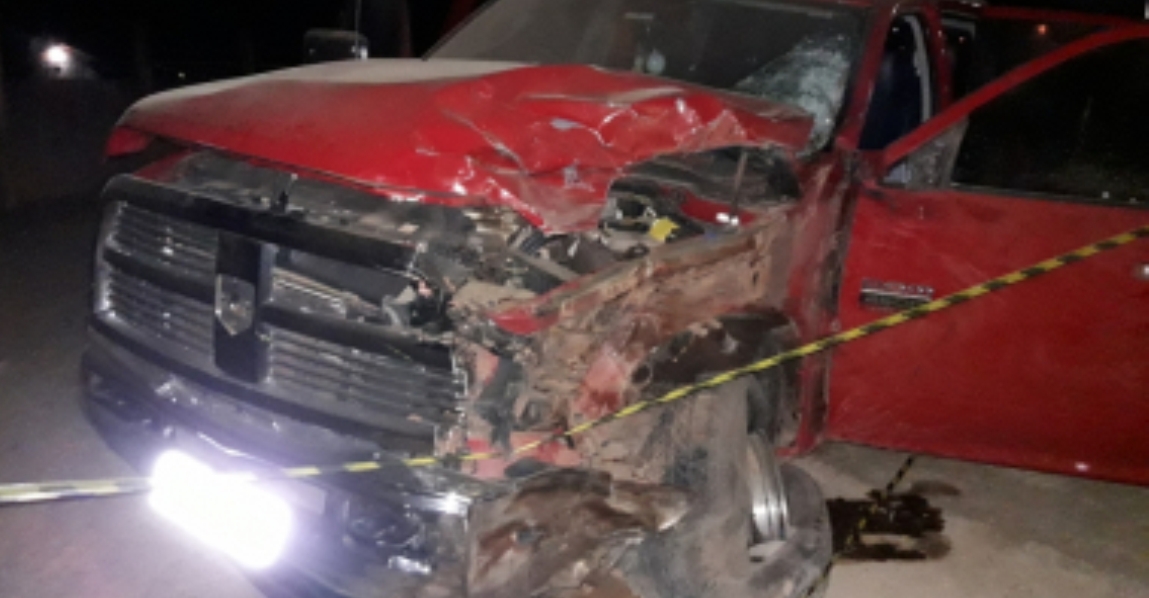 Motociclista tem corpo “dilacerado” após ser atingido por caminhonete