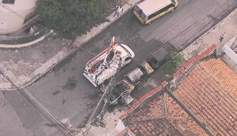 Corpo é encontrado dentro de carro em chamas na zona norte do Rio