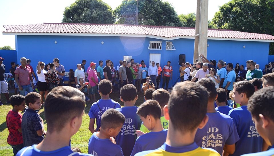 Região do Monte Líbano recebe miniestádio completamente reformado