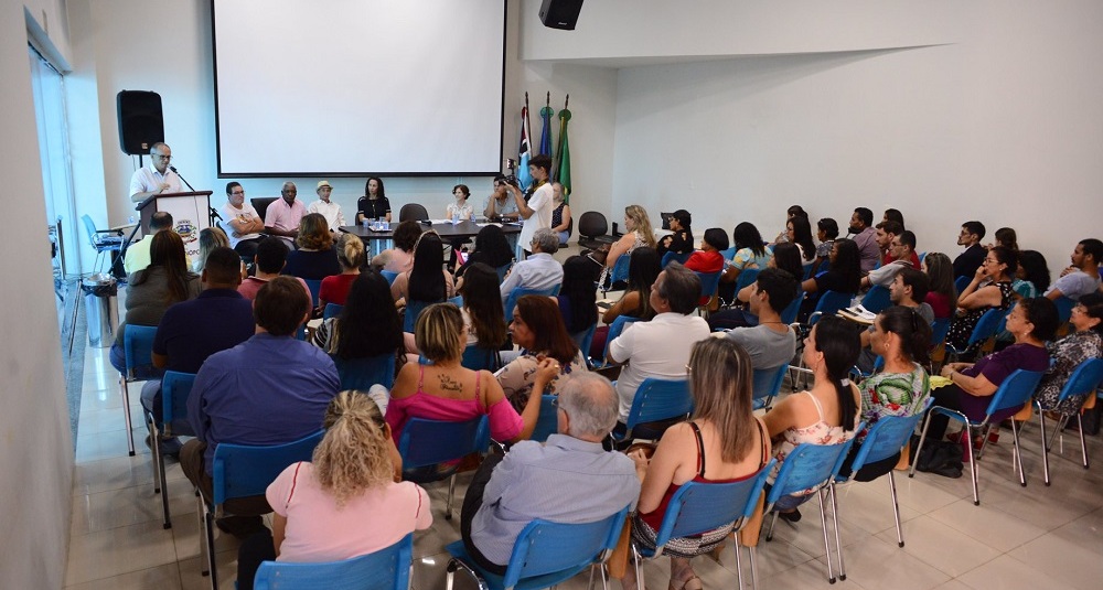 Representantes da sociedade civil e do governo tomam posse no Conselho Municipal de Assistência Social
