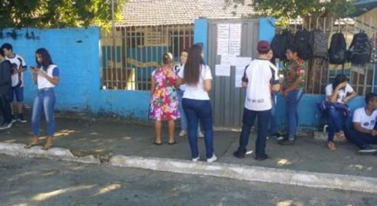 Professores registram BO e dizem terem sido impedidos de dar aula