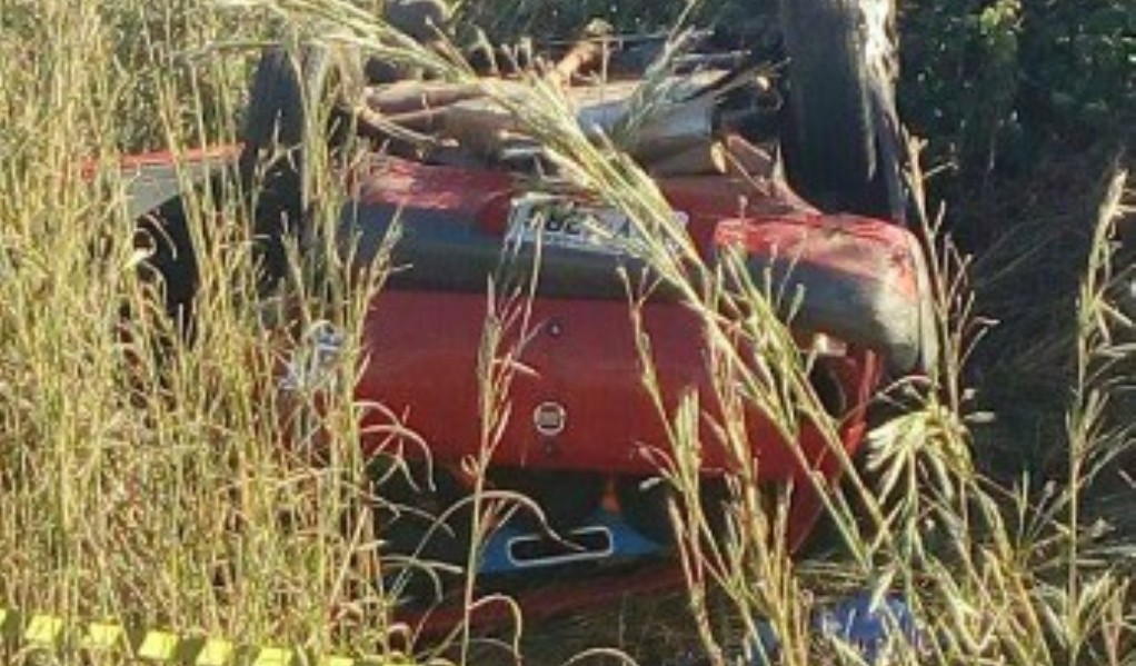 Criança sem cadeirinha morre após ser arremessada para fora de veículo