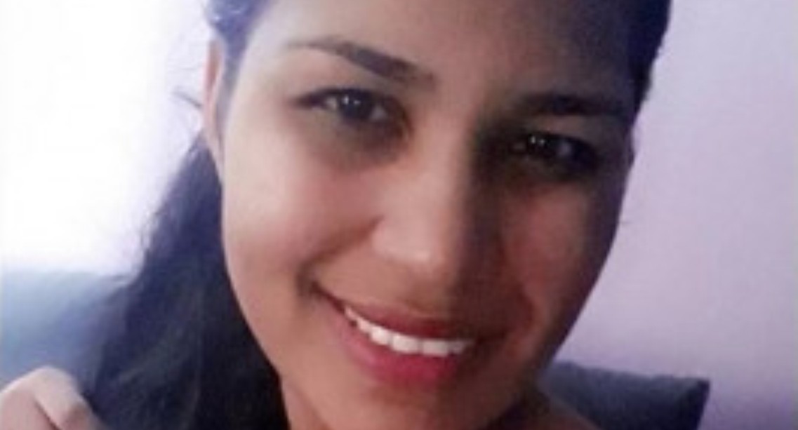 Mulher morre após levar 14 facadas de homem quando seguia para o trabalho