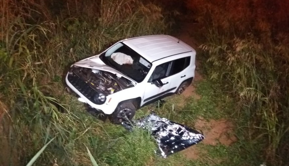 Motorista é baleado enquanto dirigia, cai em vala com carro e morre em Tangará da Serra