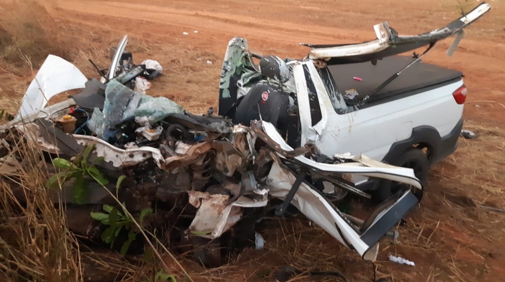Tentativa de ultrapassagem em rodovia termina em colisão frontal e casal morre em Itaubá