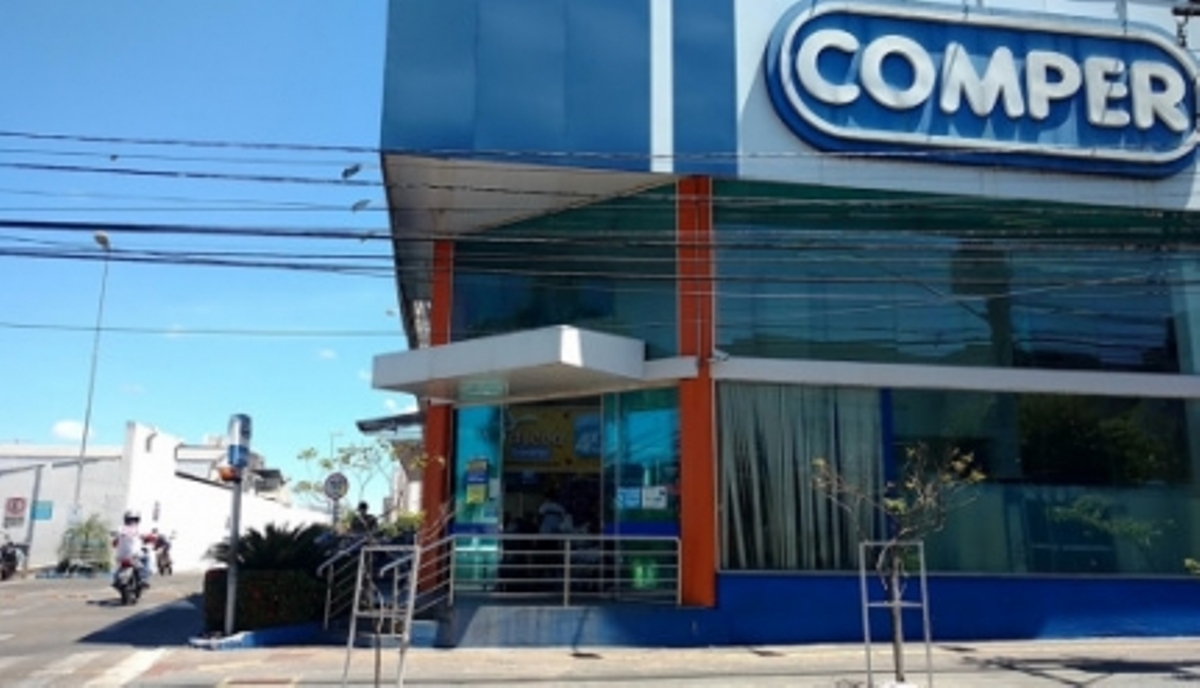 Bandidos invadem mercado na madrugada, arrombam cofre e fogem com dinheiro em Cuiabá