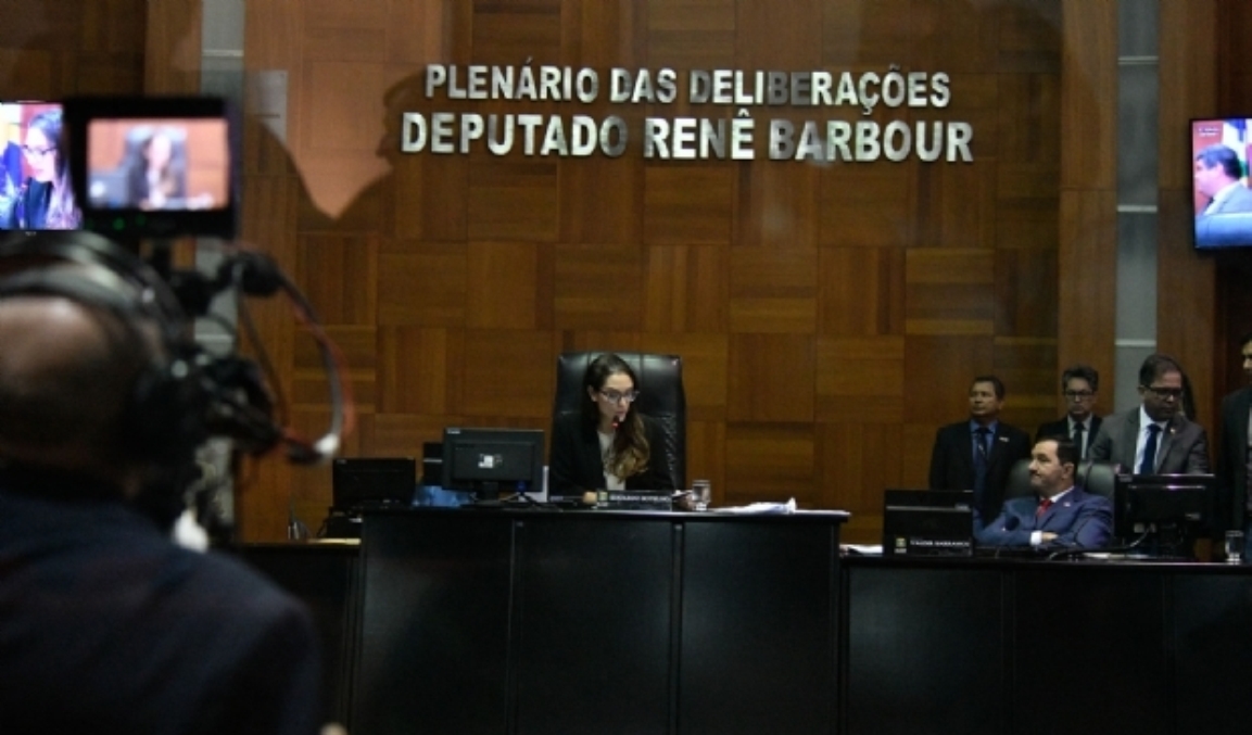 Plano de Governo de Mendes é lido em Plenário e deputados preparam carta em apoio a grevistas