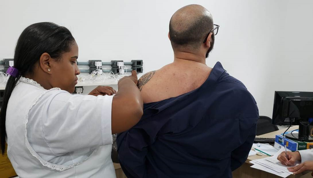 Colaboradores do Sanear receberam serviços da saúde nesta sexta-feira