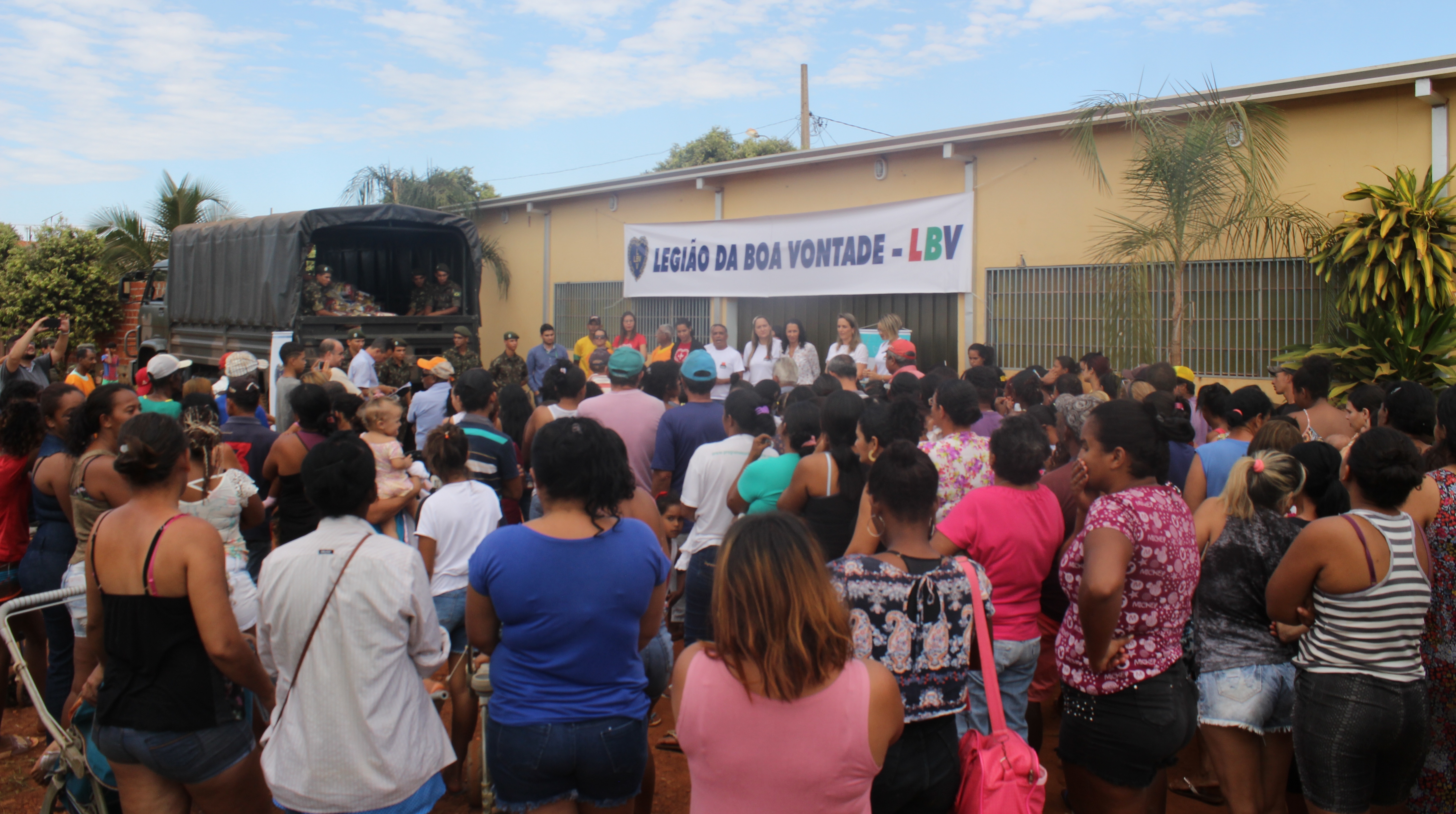LBV entrega cestas de alimentos a famílias em situação de vulnerabilidade social em Rondonópolis