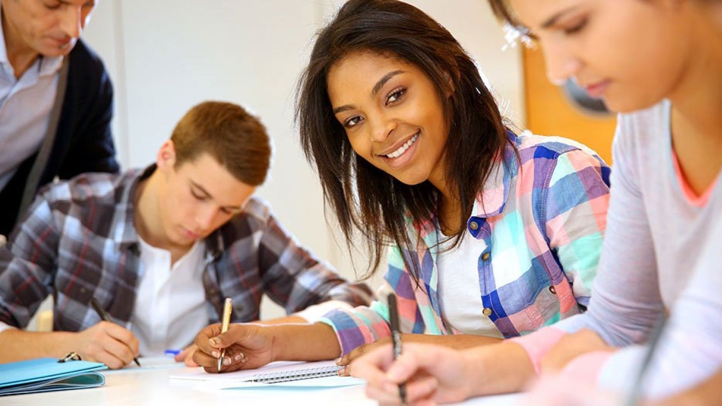 Universidade inova e promove bolsa de estudos para alunos com espírito de liderança e fomento acadêmico