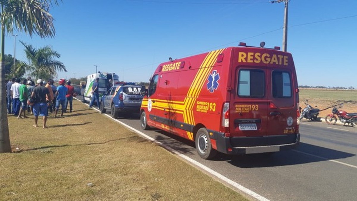 Motociclista morre depois de bater em palmeira no canteiro de avenida em Cuiabá