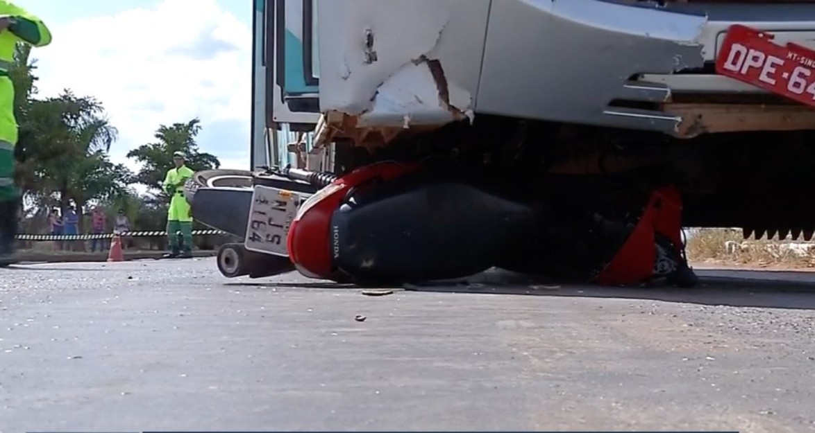 Mulheres morrem em acidente entre moto e ônibus em Sinop