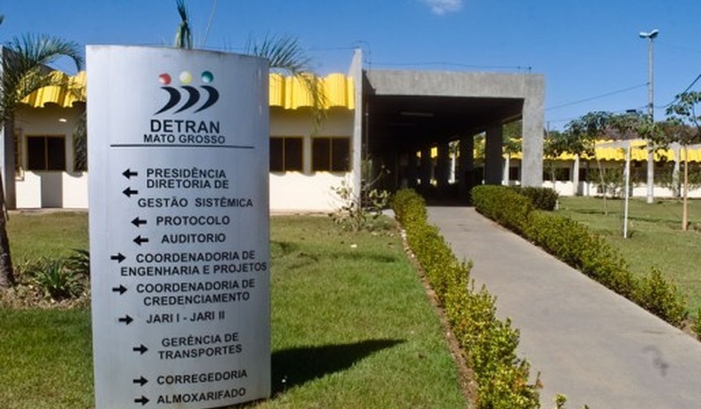 Governador sanciona aumento de taxas do Detran; veja lista