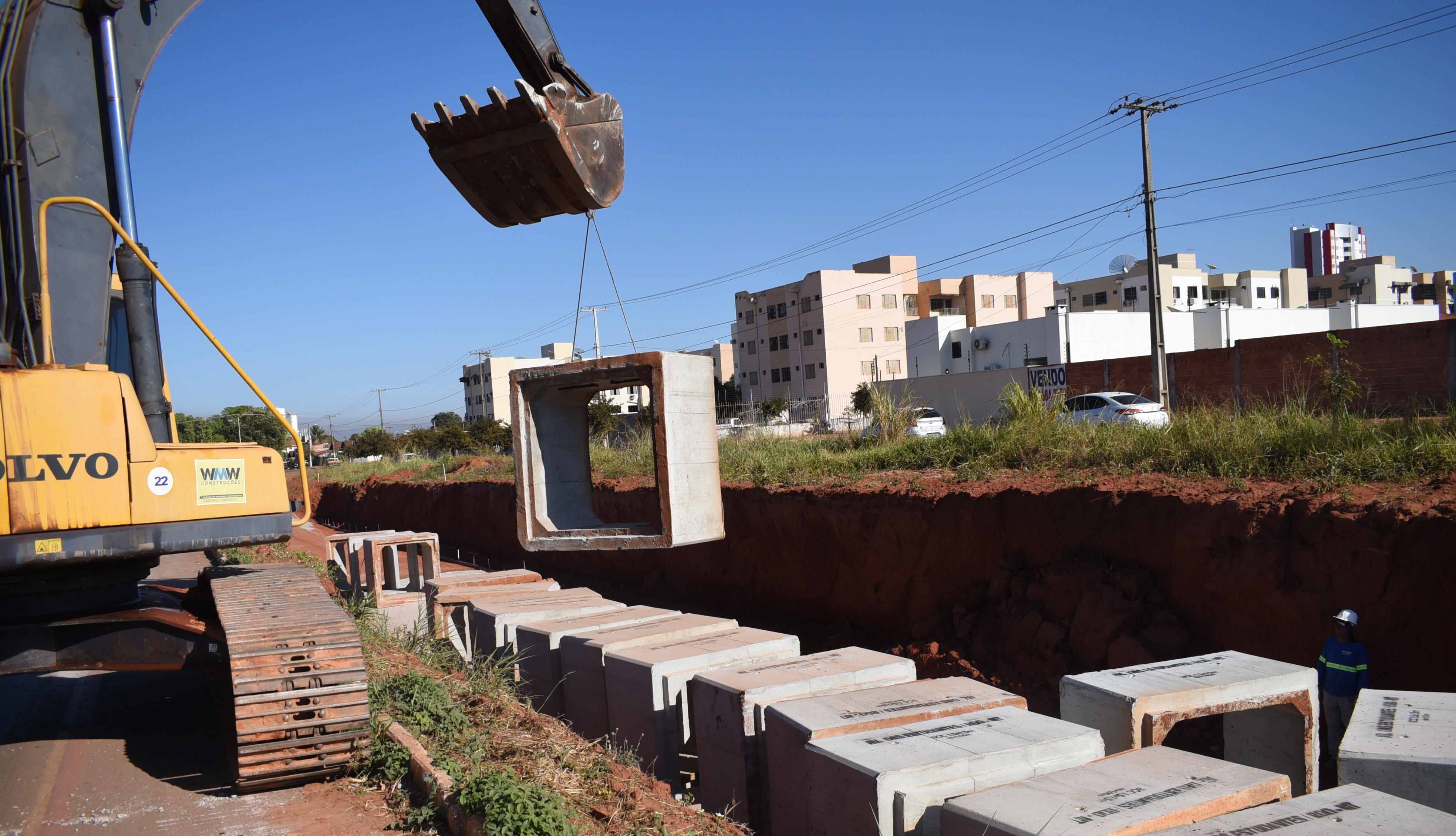 Obra na avenida dos Estudantes gera mais segurança para motoristas e pedestres