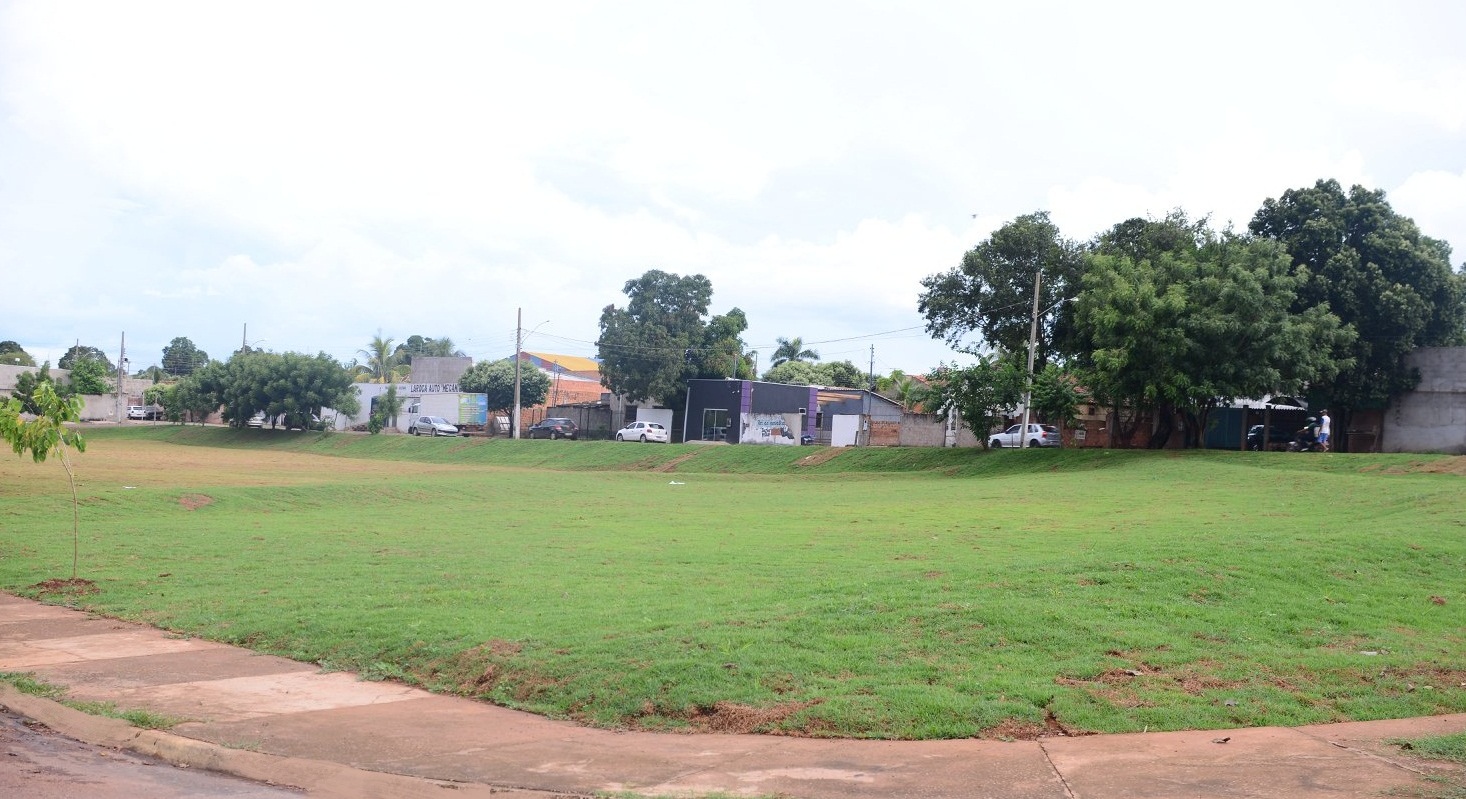 Ações da Prefeitura transformam espaços públicos e melhoram visual da cidade