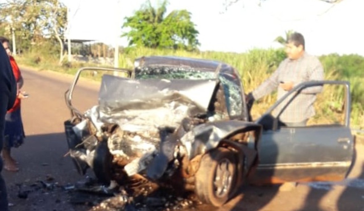 Dois motoristas morrem após carro em zigue-zague atingir veículo em MT