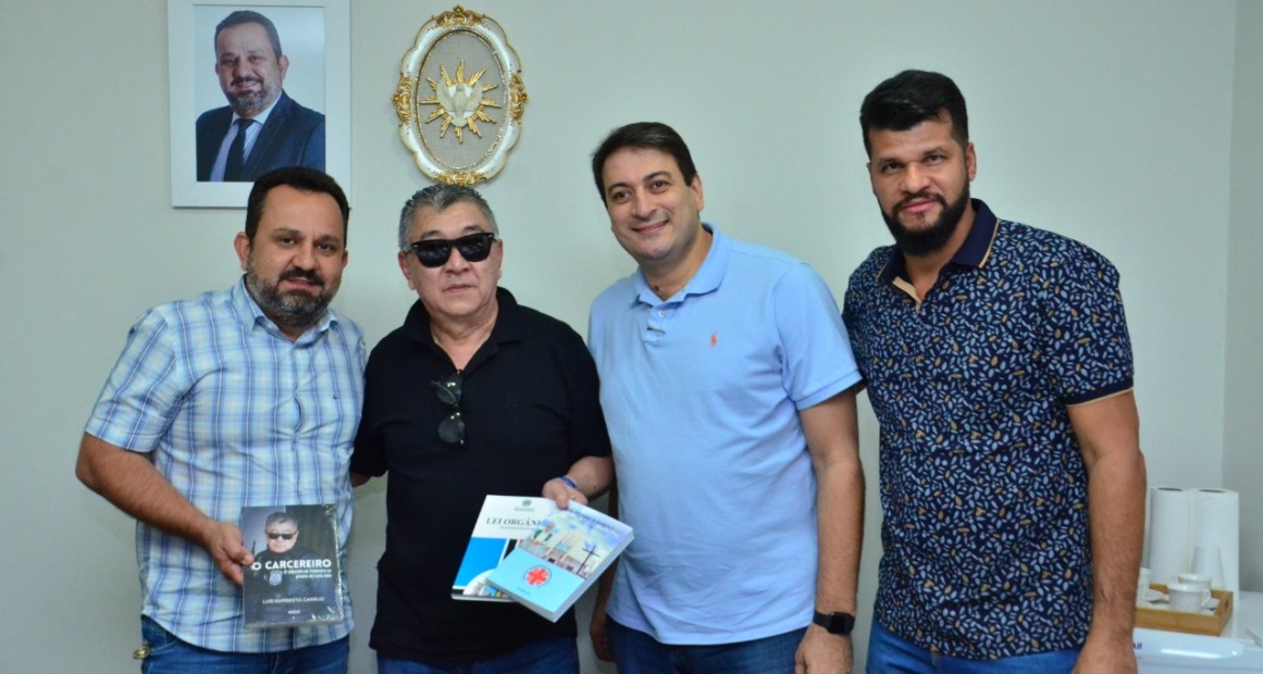 Presidente da Câmara Cláudio da Farmácia recebe visita de cortesia do Japonês da Lava Jato