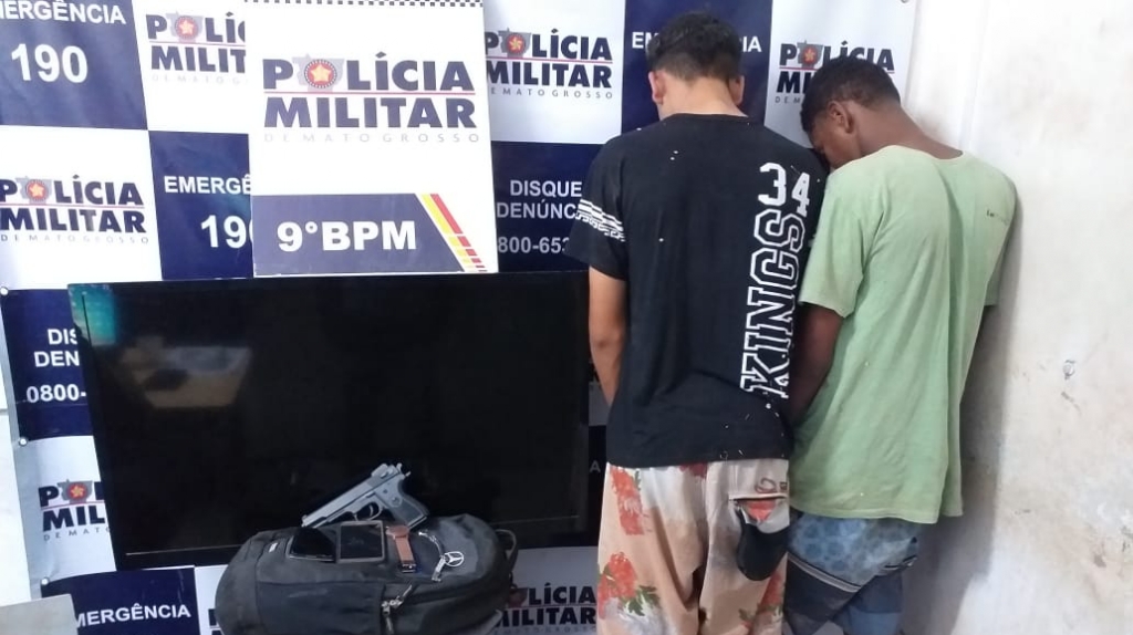 Menores batem carro roubado e populares tentam linchá-los em Cuiabá