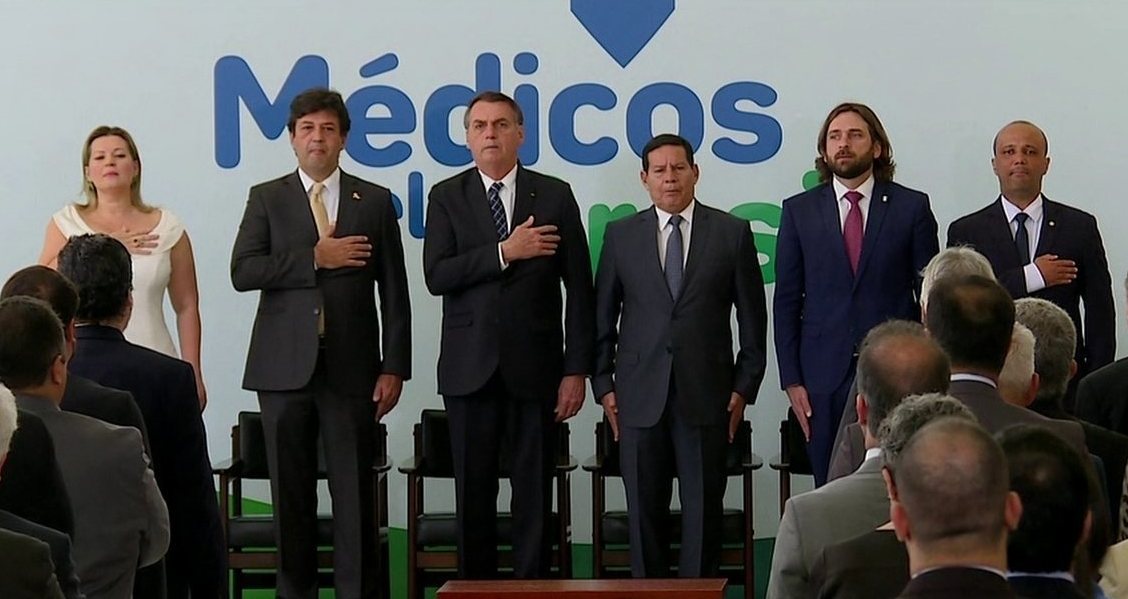 Governo anuncia 18 mil vagas com salários de até R$ 31 mil no novo Mais Médicos