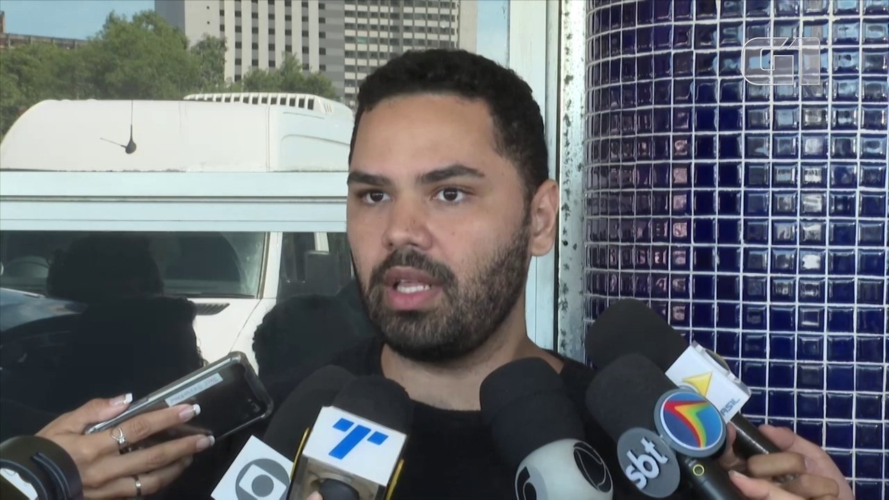 Peguei o rosto dela na mão, botei na sacola e corri’, diz namorado que socorreu jovem após acidente com kart