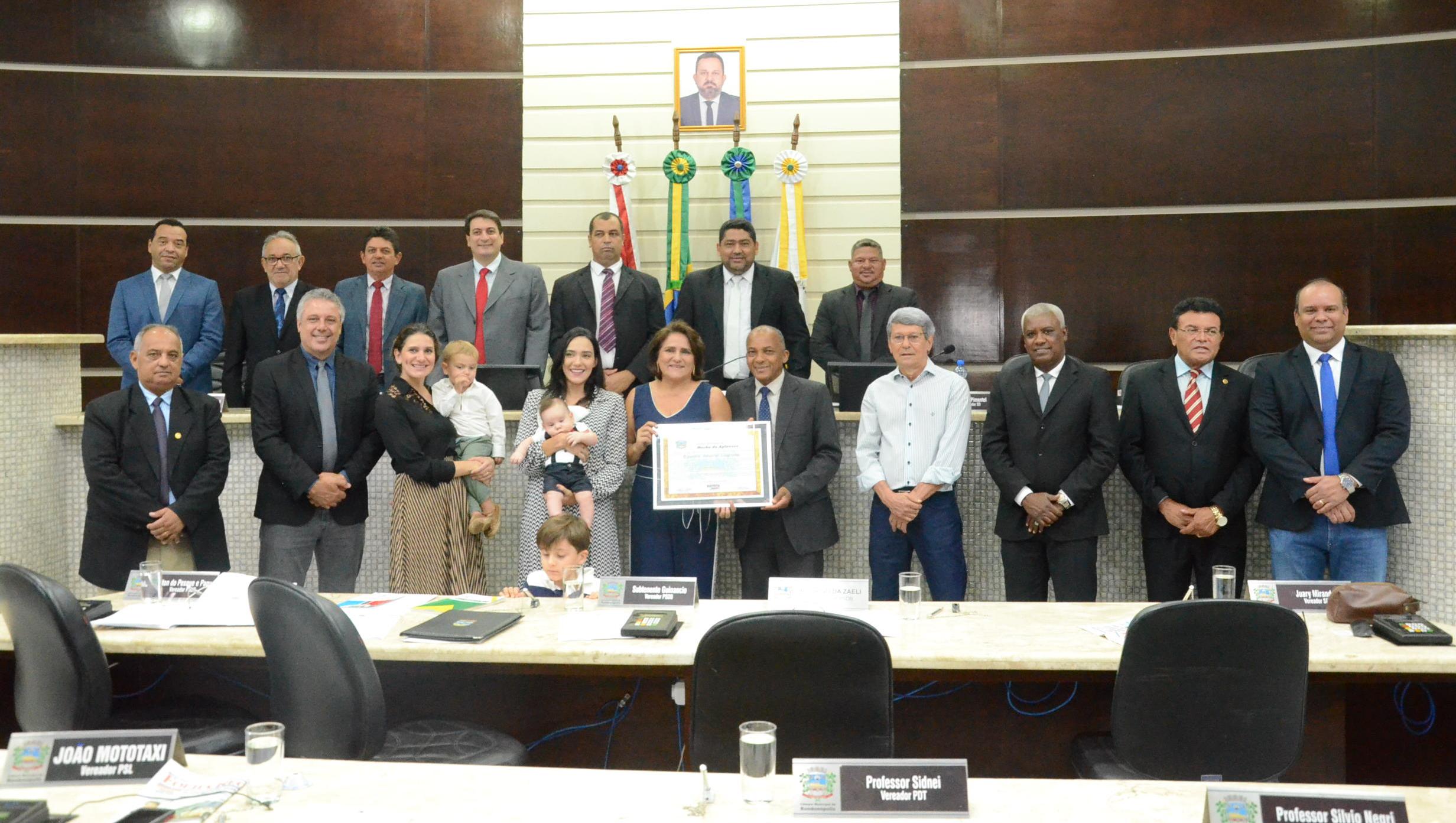 Vereador Batista da Coder homenageia Djanira Amaral Logrado