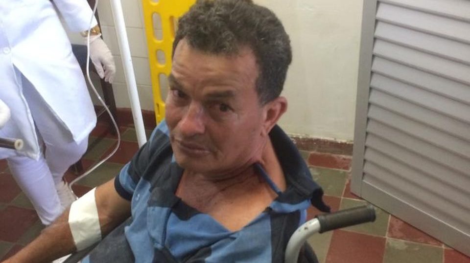Homem tem faca cravada no pescoço após tentativa de homicídio e sobrevive
