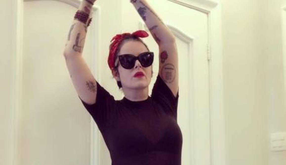 Entenda a crise de asma que matou a escritora Fernanda Young