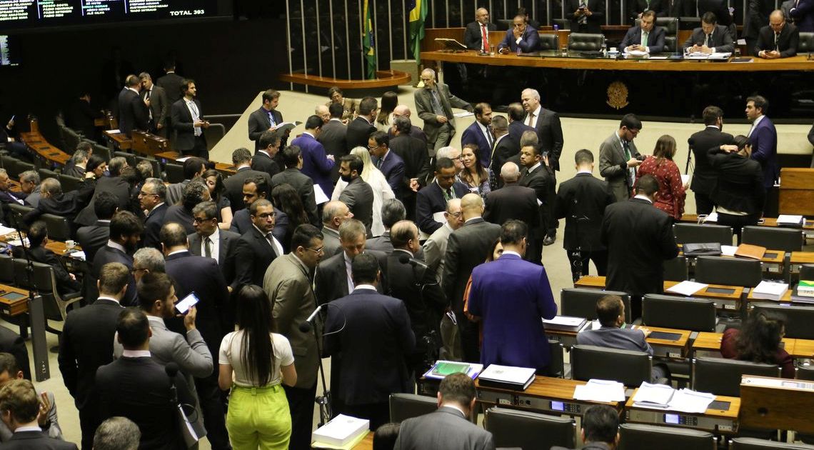 Projeto sobre porte de armas pode ser votado esta semana na Câmara