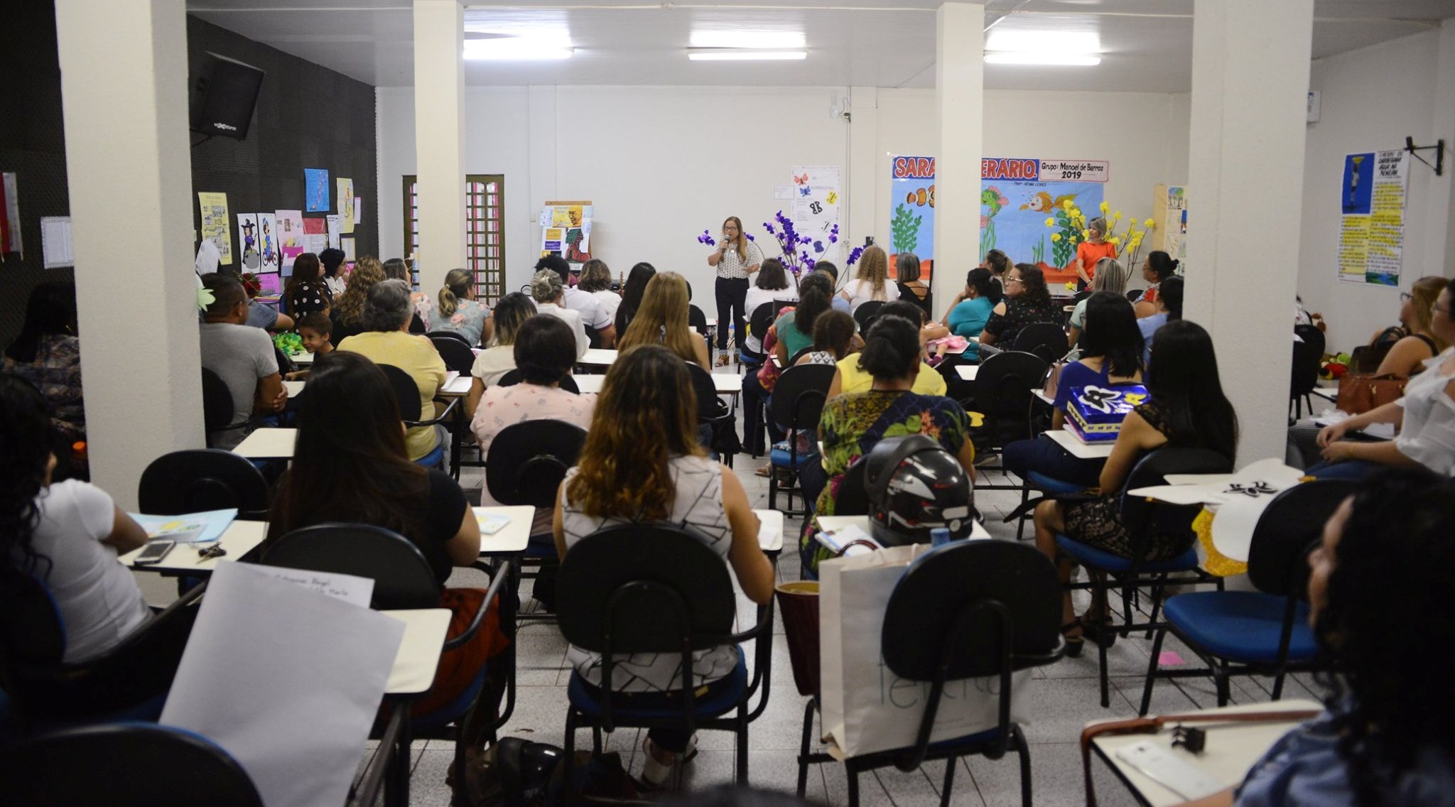 Poetas brasileiros inspiram didática aplicada à alfabetização por professores da Semed