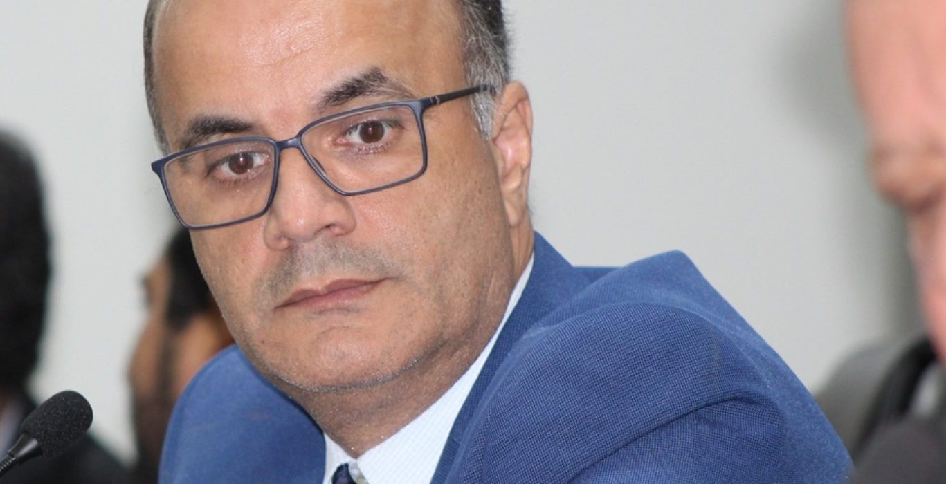 Presidente da Câmara de Jaciara tenta calar cidadão e leva invertida da justiça