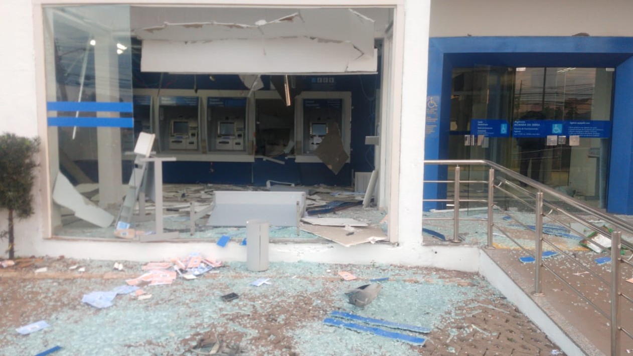 Ladrões explodem agência em Cuiabá e três suspeitos são presos