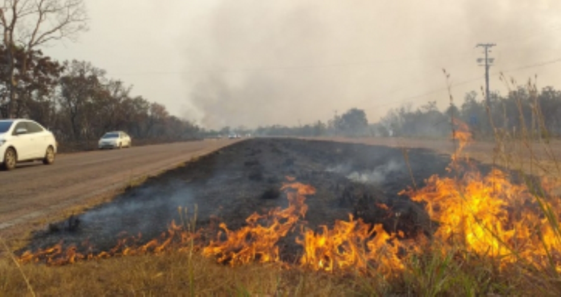 Incêndio chega no Manso; fogo atinge canteiro da MT-251