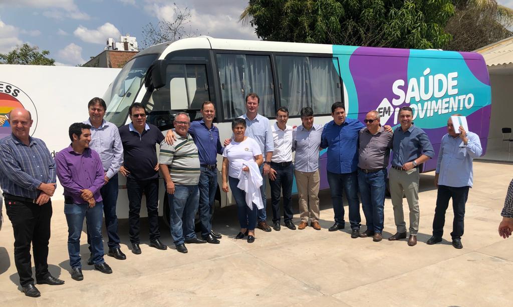 Produtores de algodão doam micro-ônibus para Consórcio Regional de Saúde de Rondonópolis