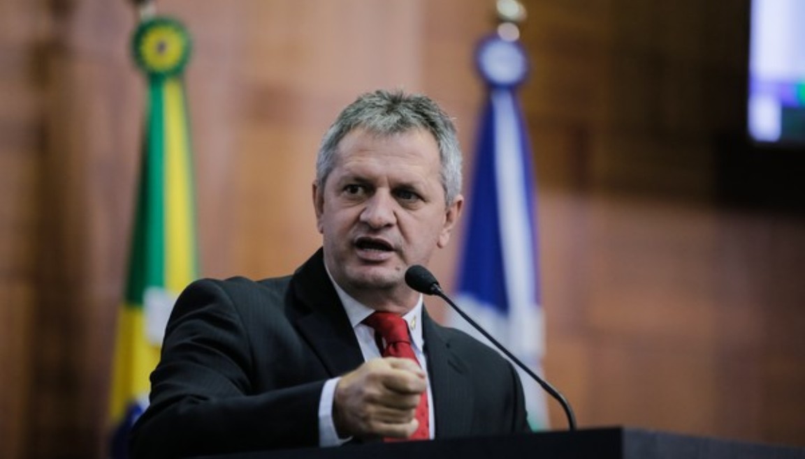 Deputado vira réu acusado de contratar servidora fantasma na Assembleia Legislativa de MT