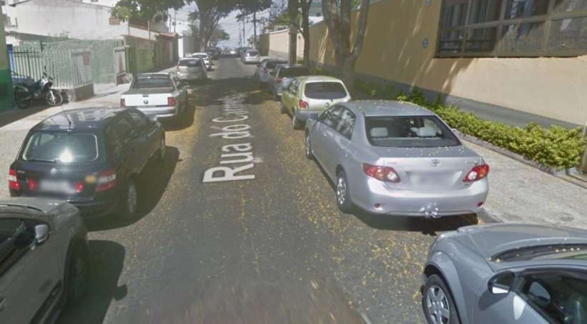 Mais uma vítima do feminicídio: mulher é baleada e morre em frente a escola em Minas Gerais