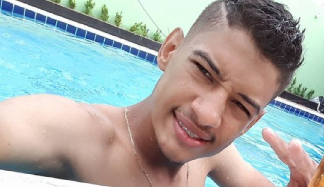 Motociclista morre ao bater na traseira de ônibus em cruzamento em Cuiabá