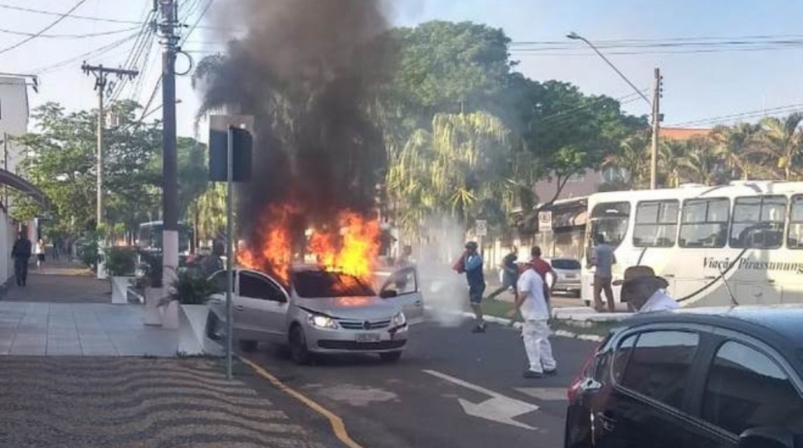 Mulher morre com 80% do corpo queimado após ex incendiar carro em São Paulo