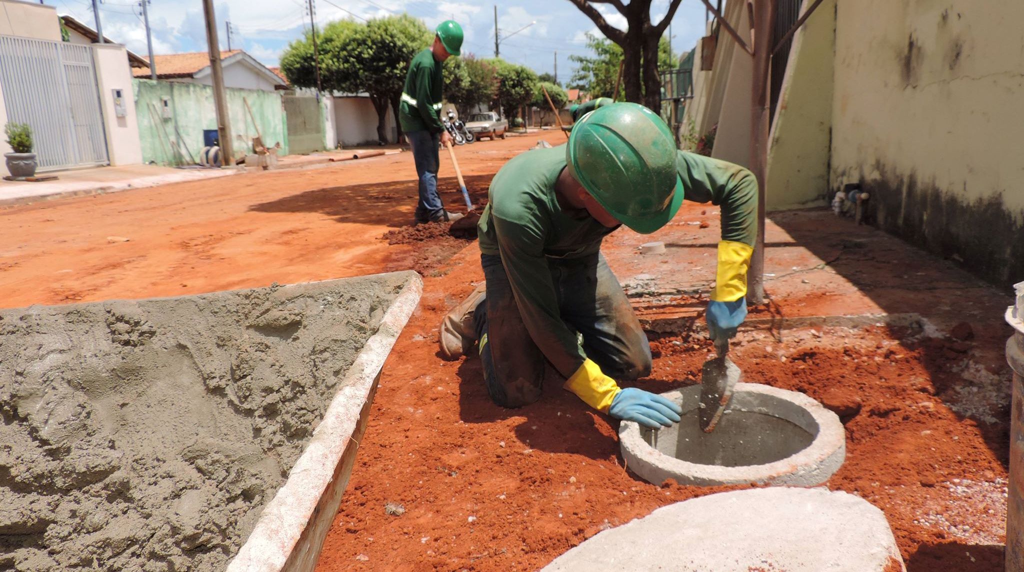 Sanear leva obras de saneamento para bairros que esperavam há anos