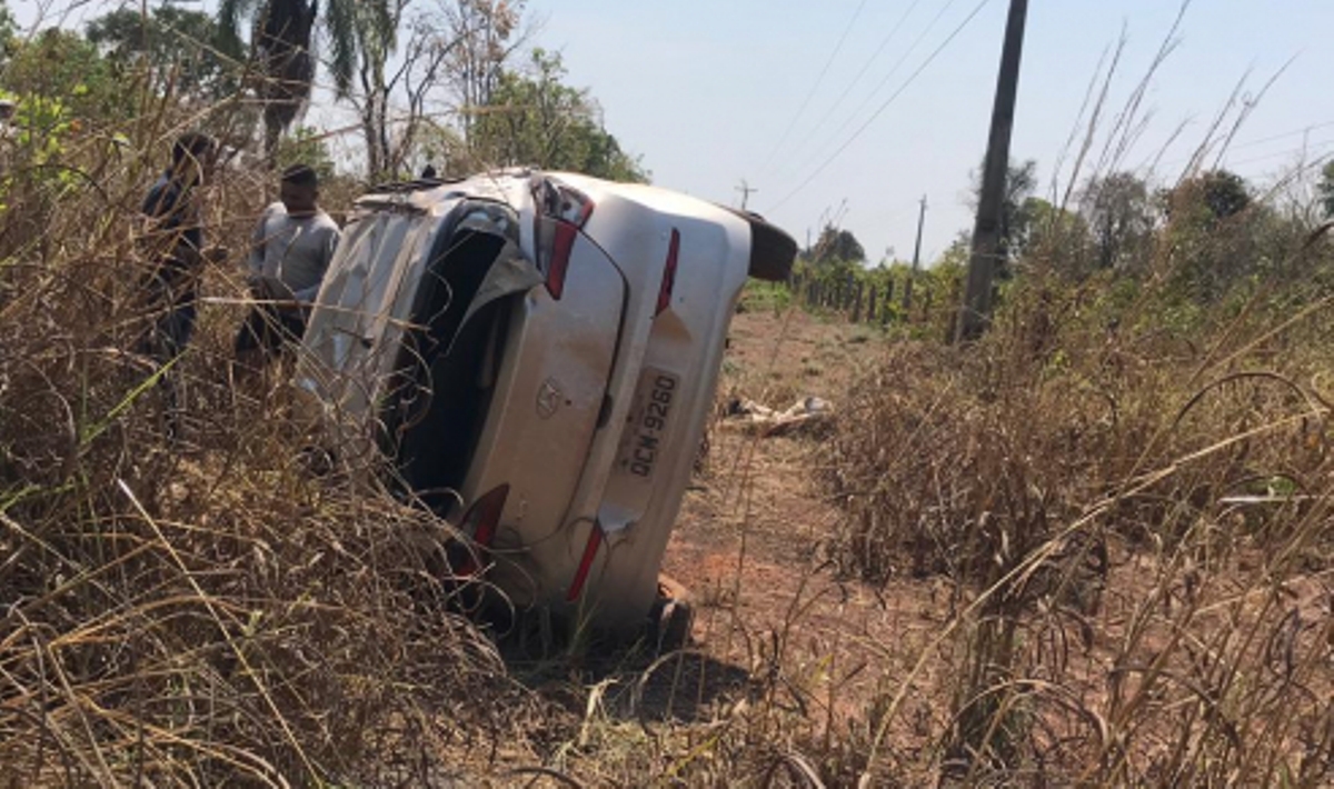 Carros capotam e uma pessoa morre em acidente em Nossa Senhora do Livramento