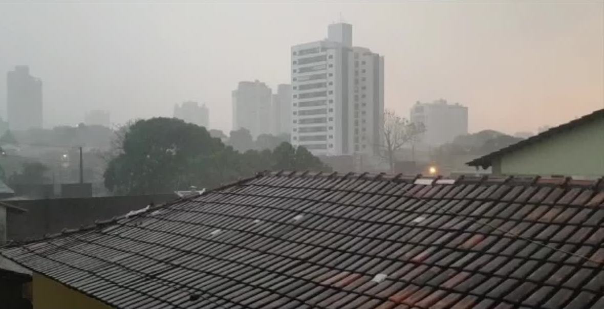 Temporal e granizo afetou rede elétrica de cerca de 50 bairros em Cuiabá