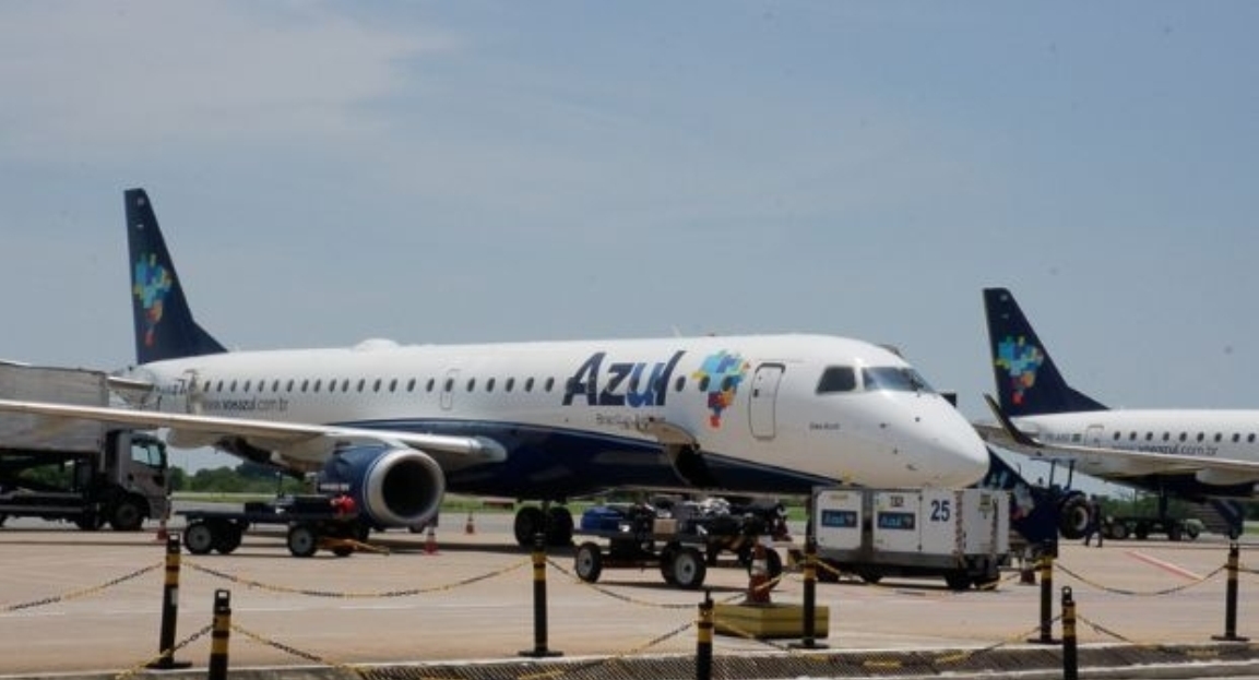 Azul é condenada a pagar R$ 150 mil por adiar embarque e causar morte de cliente