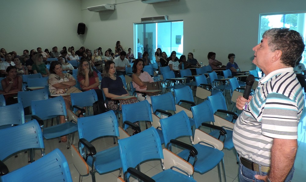 Médicos e enfermeiros participam de capacitação sobre arboviroses