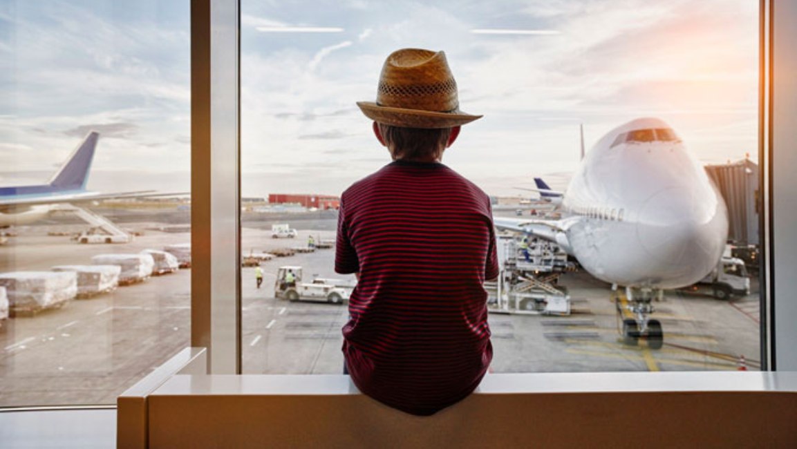 Crianças e adolescentes podem viajar desacompanhados sem autorização judicial