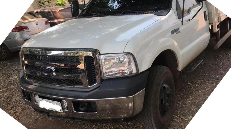 Homem tenta se esconder em caixa d’água após furtar caminhonete em Cuiabá
