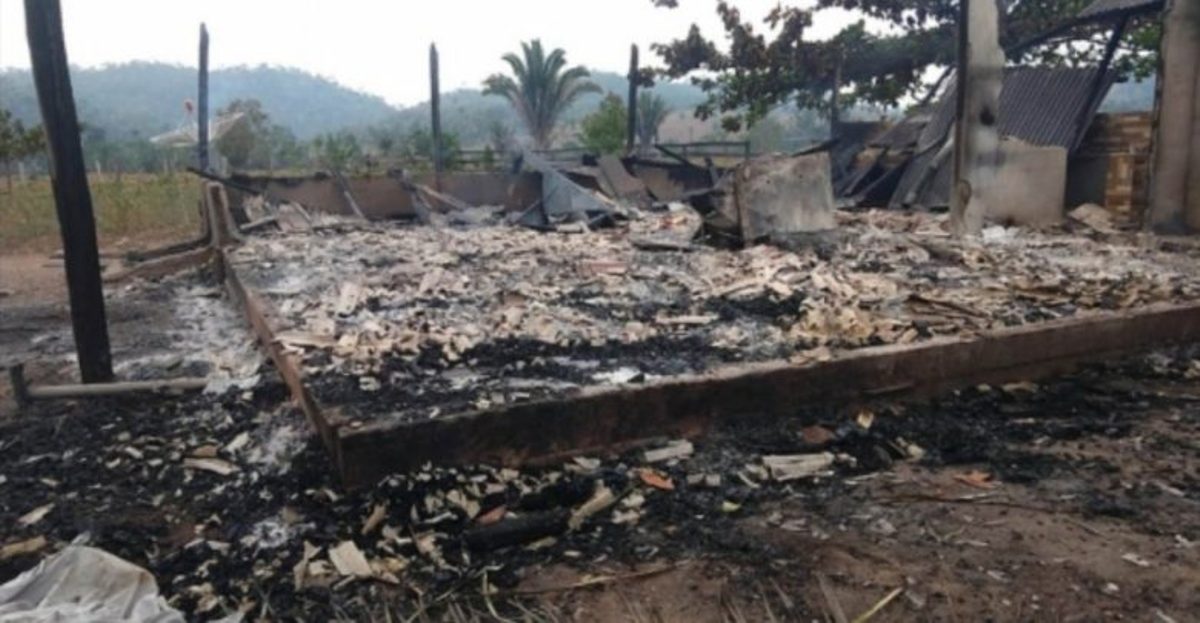 Menino de 3 anos é encontrado carbonizado debaixo de cama, após colocar fogo em colchão em Aripuanã
